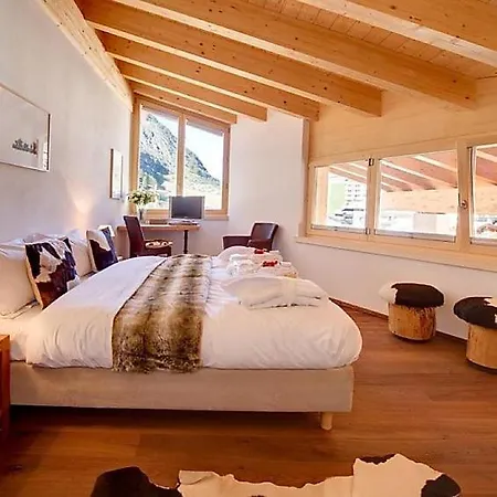 Sleeps 6 Wifi Apartment *